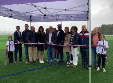 Inauguration du terrain de foot synthétique de Villaz